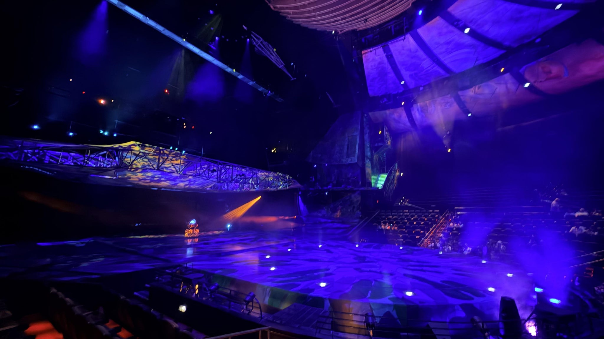 Vue réelle des fans prise de la Section 102 au site Treasure Island - Mystere Theatre par David M