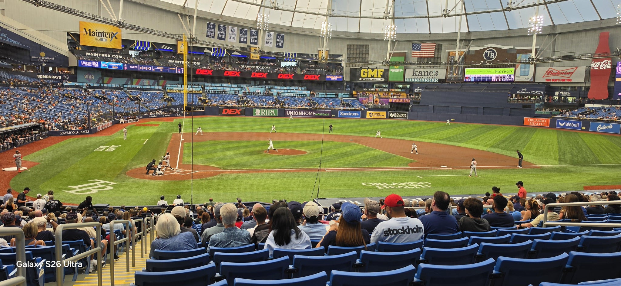 Vue réelle des fans prise de la Section 110 au site Tropicana Field par Anonymous User