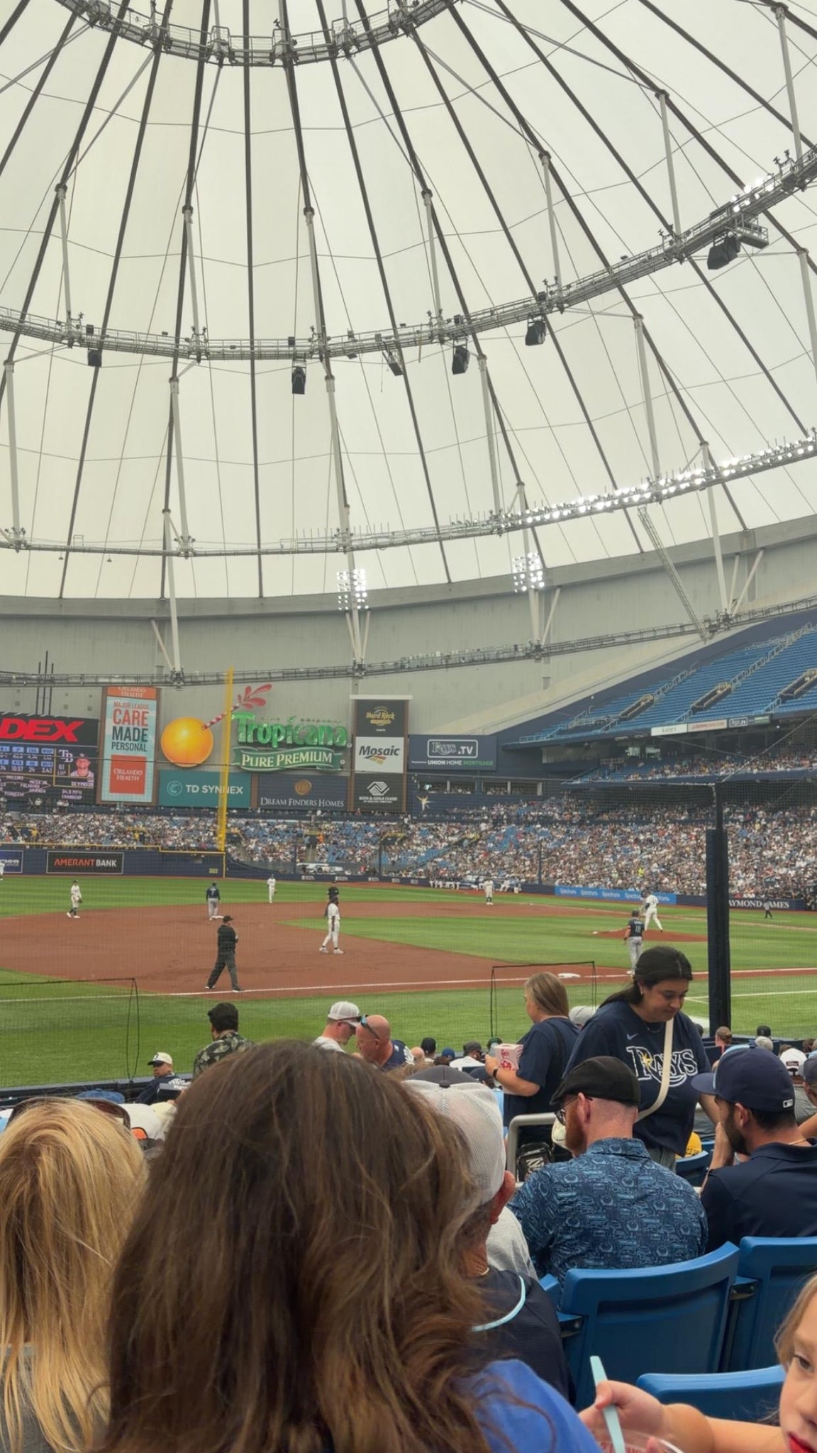 Vue réelle des fans prise de la Section 123 au site Tropicana Field par Isabella  R