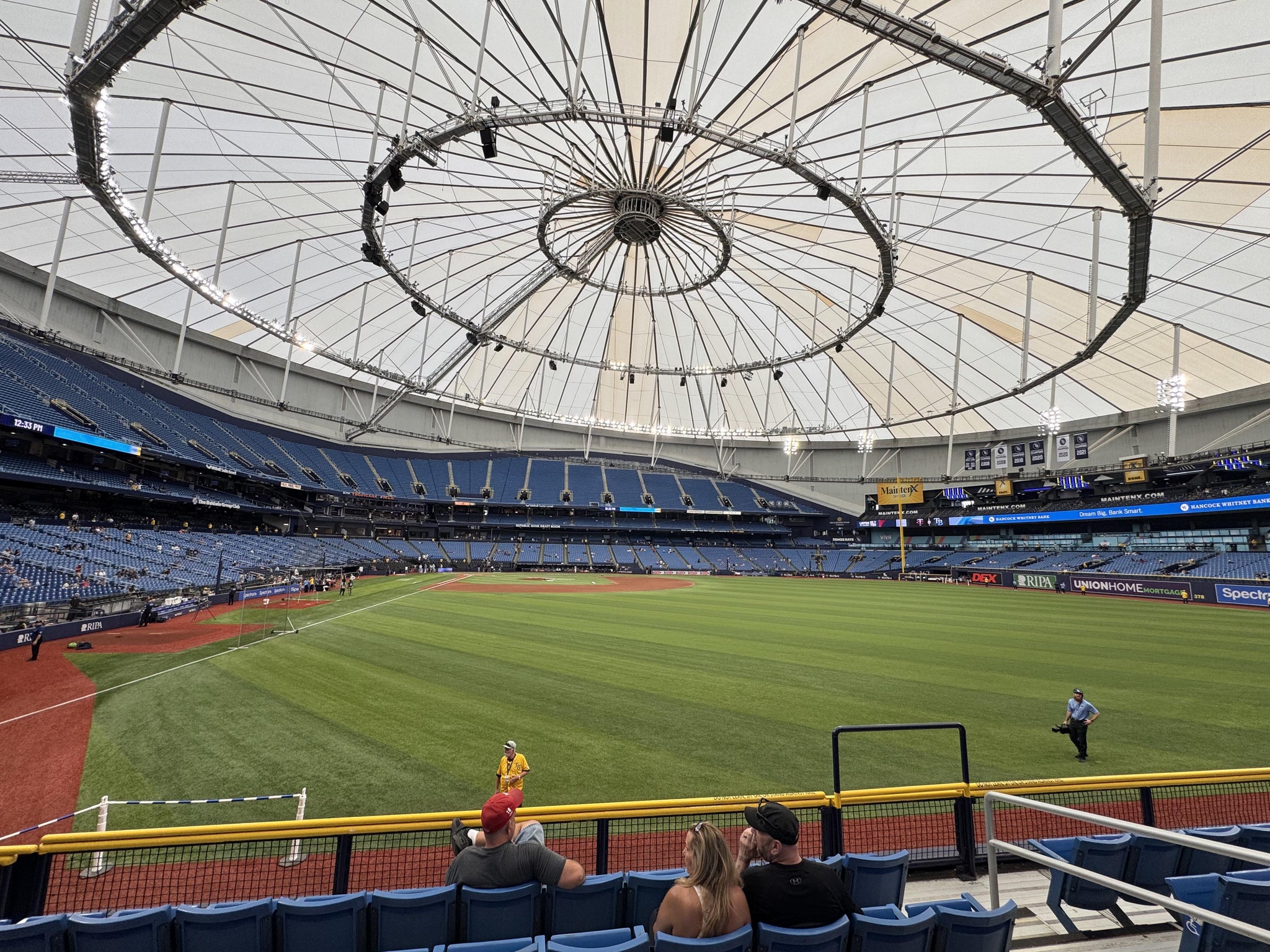 Vue réelle des fans prise de la Section 142 au site Tropicana Field par Ethan B