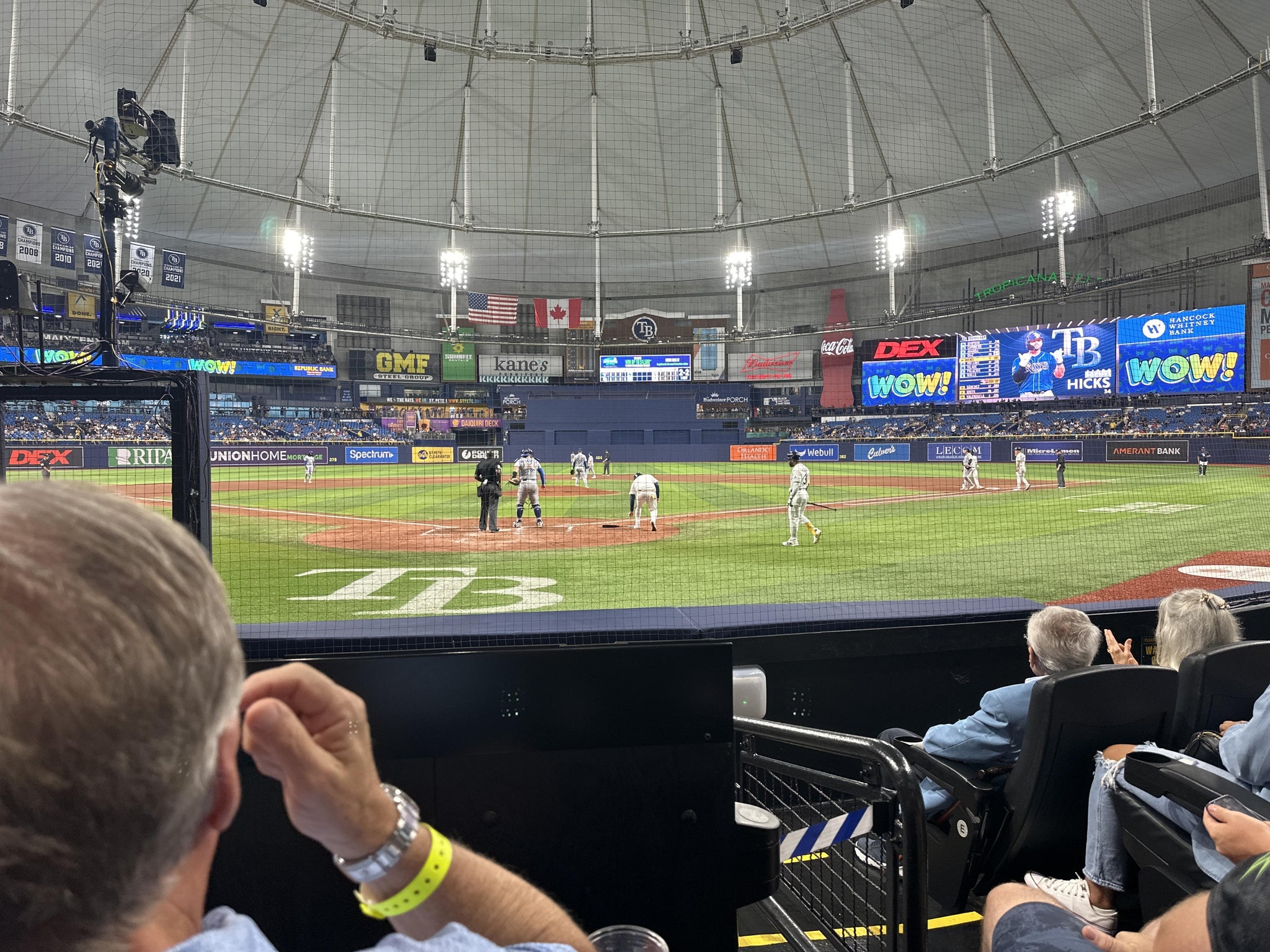 Vue réelle des fans prise de la Home Plate Club 104 au site Tropicana Field par Brad W