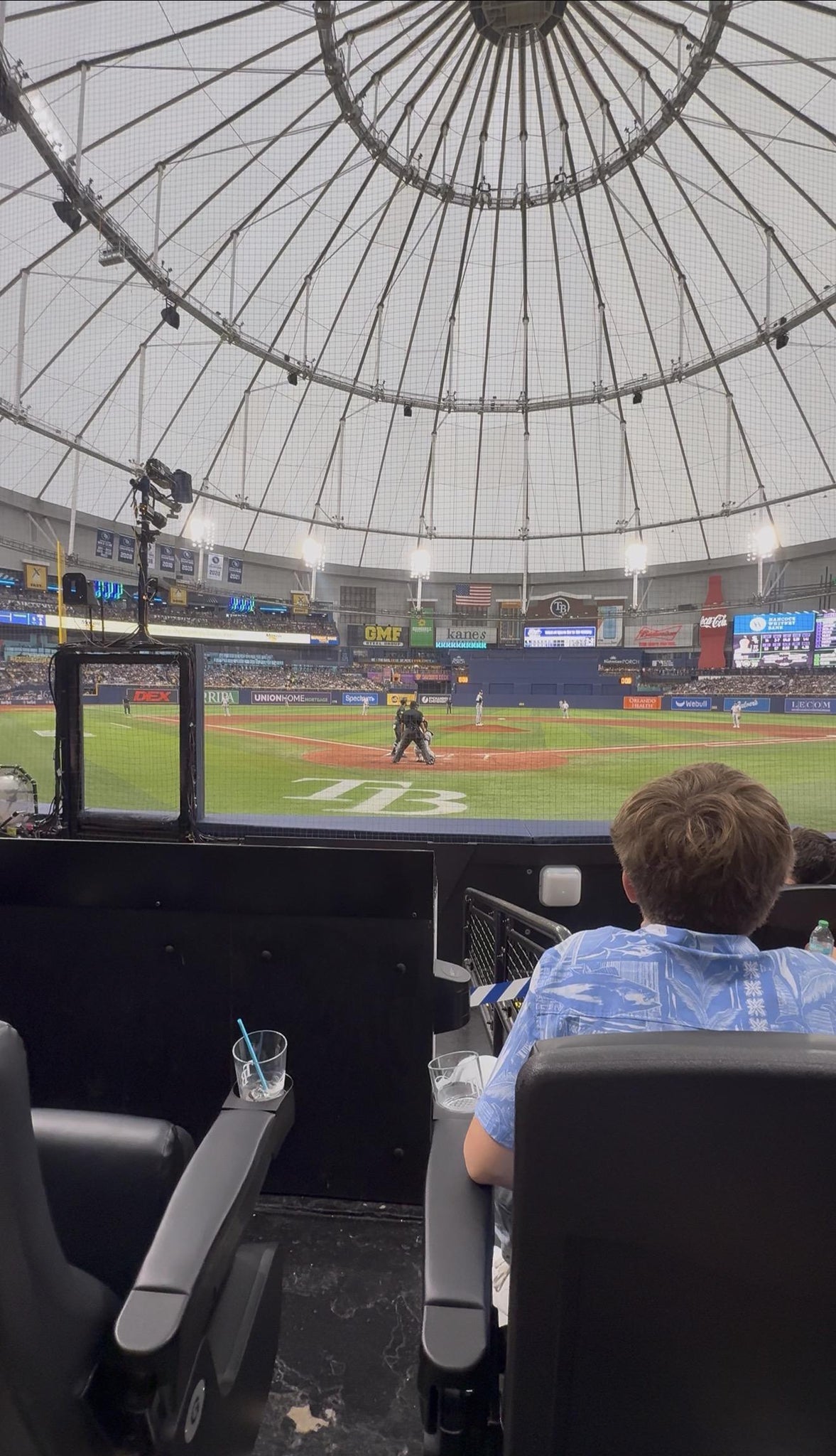 Vue réelle des fans prise de la Home Plate Club 104 au site Tropicana Field par Barry G