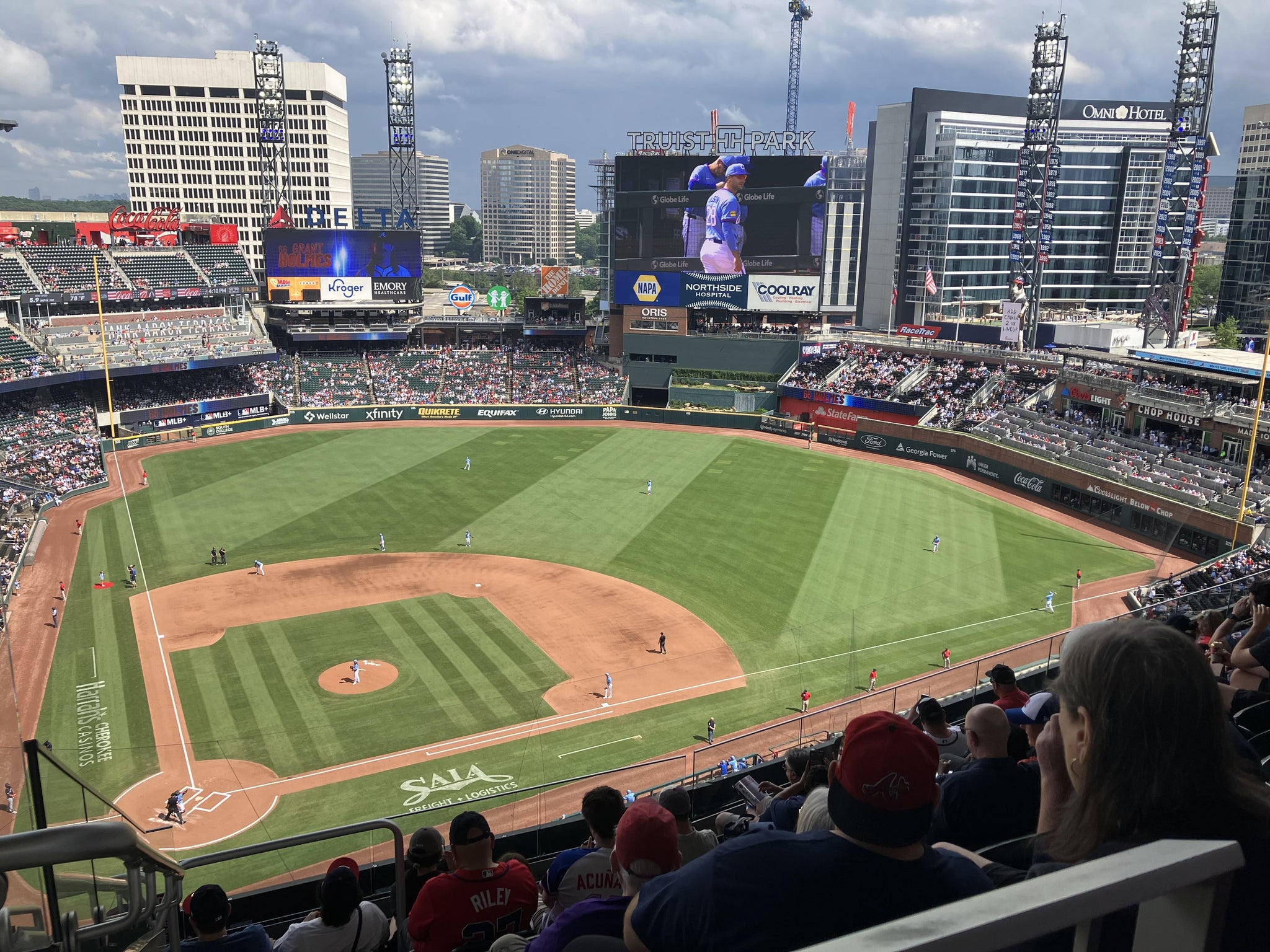 Truist Park - Section 422 Vue du siège | fr.SeatGeek.ca