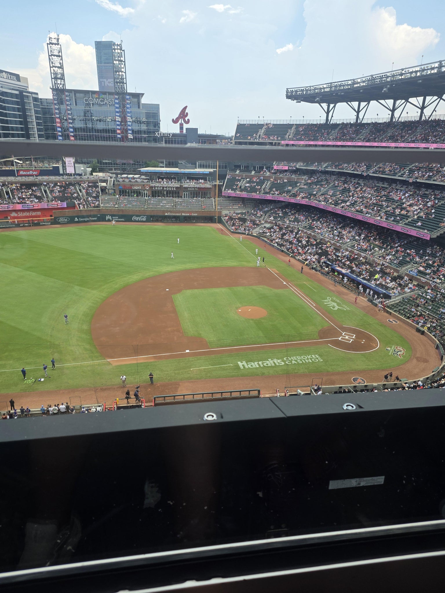 Vue réelle des fans prise de la Section 433 au site Truist Park par Zulay L