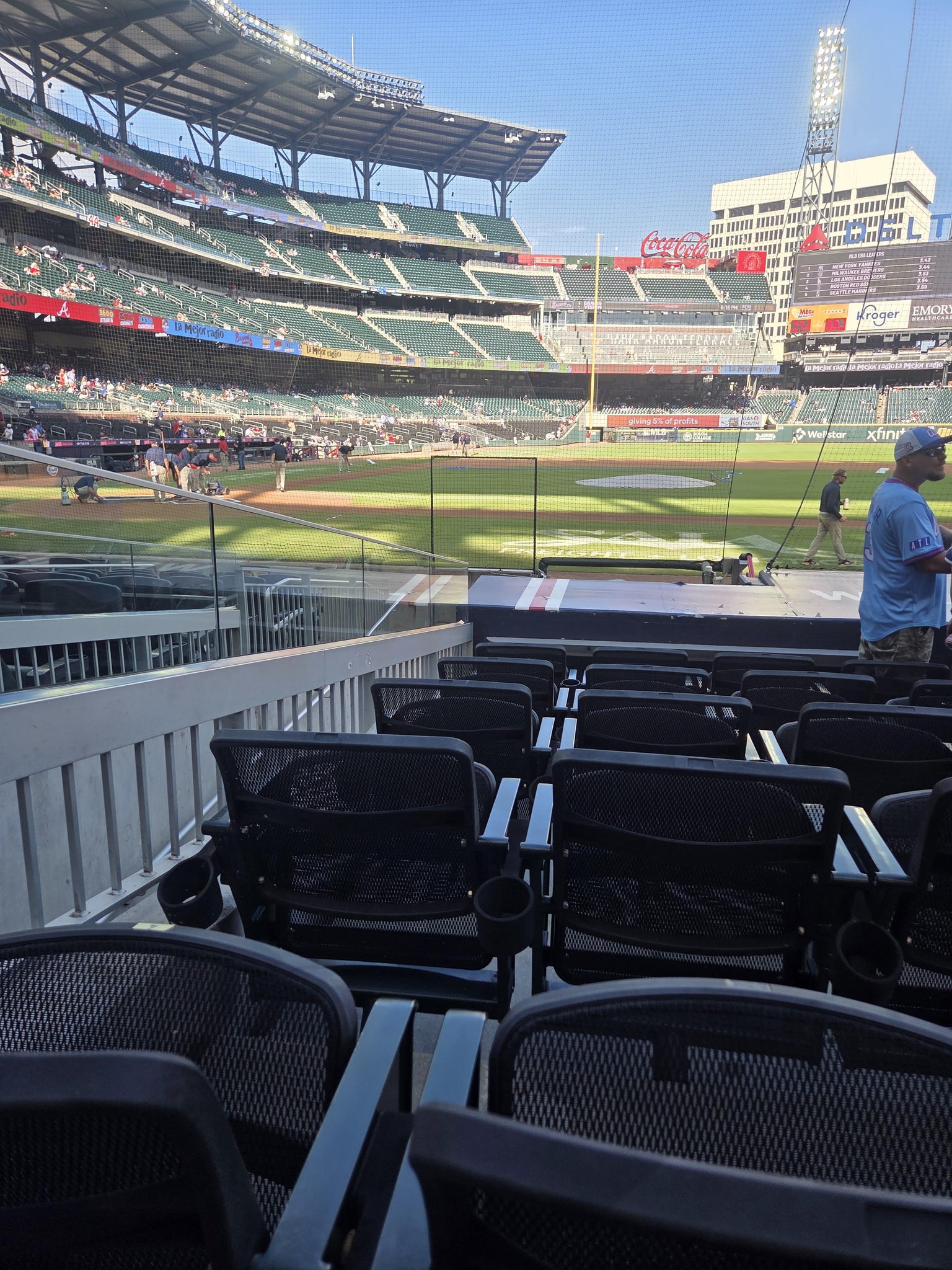 Vue réelle des fans prise de la Dugout Infield 18 au site Truist Park par Joyce P