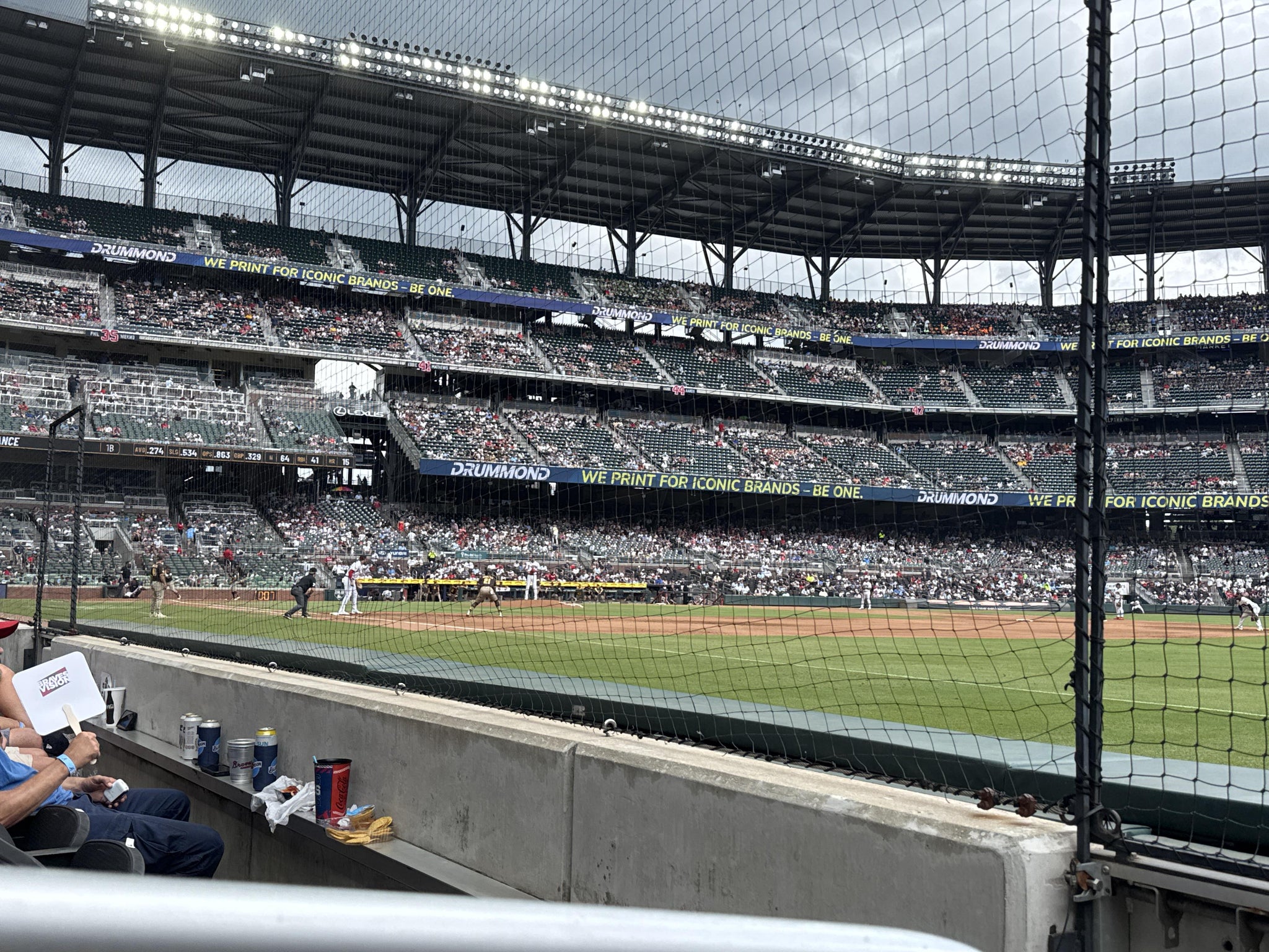 Vue réelle des fans prise de la Dugout Reserved 13 au site Truist Park par Pamela H