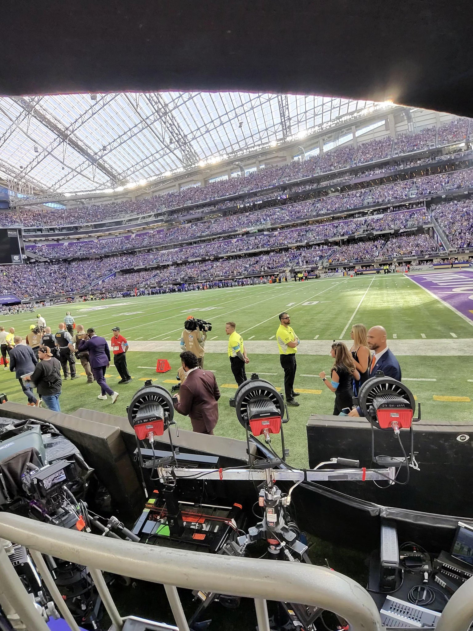 Vue réelle des fans prise de la Section 105 au site U.S. Bank Stadium par Raysean J