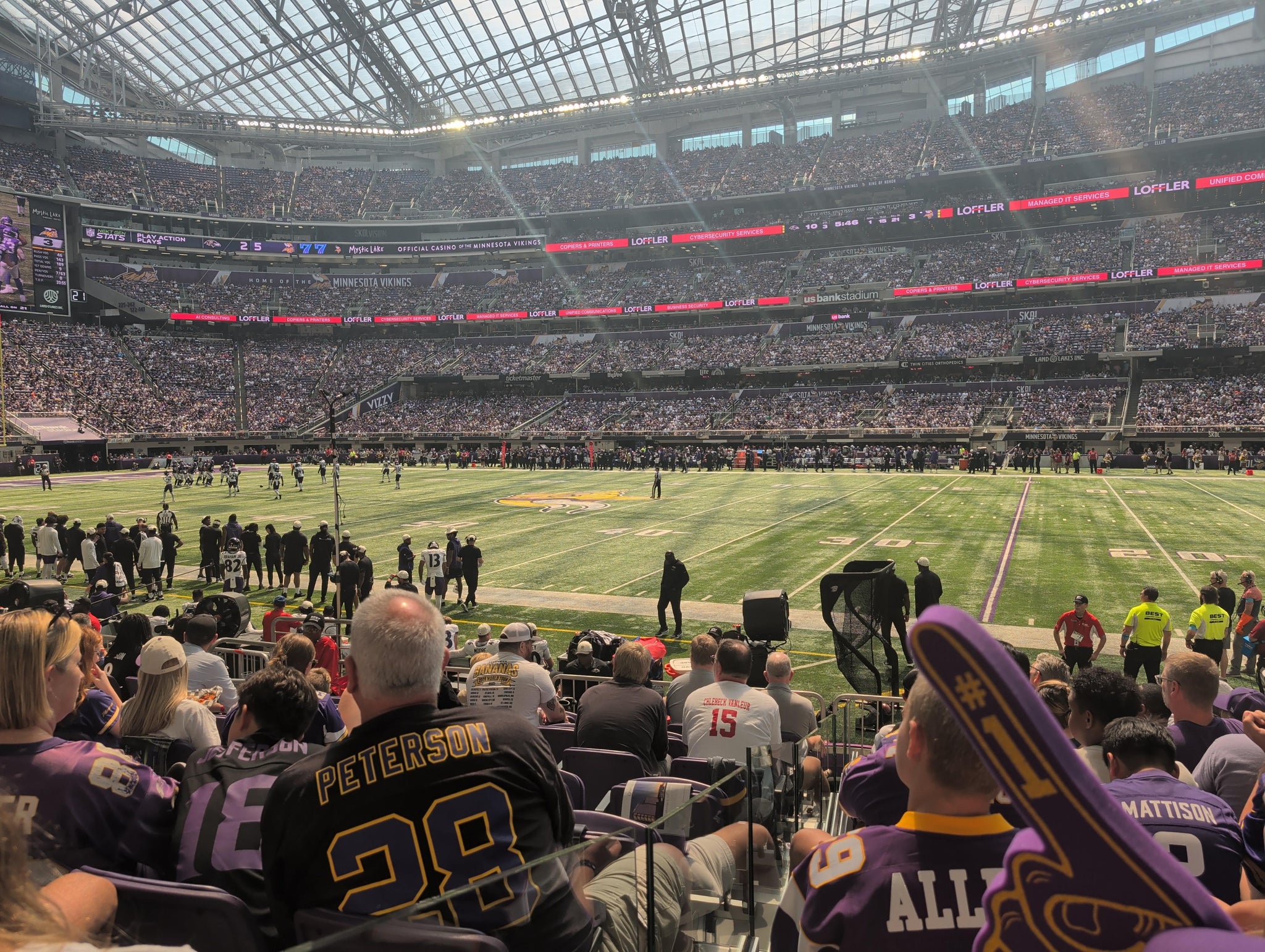 Vue réelle des fans prise de la Section 107 au site U.S. Bank Stadium par Srinivas R