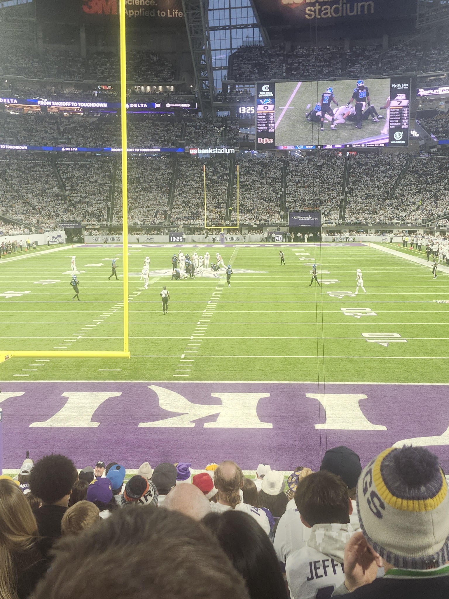 Vue réelle des fans prise de la Section 141 au site U.S. Bank Stadium par Antonio C