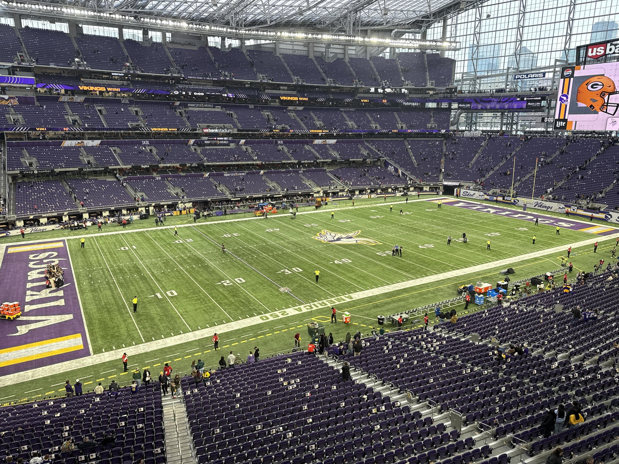Vue réelle des fans prise de la Section 215 au site U.S. Bank Stadium par Travis G