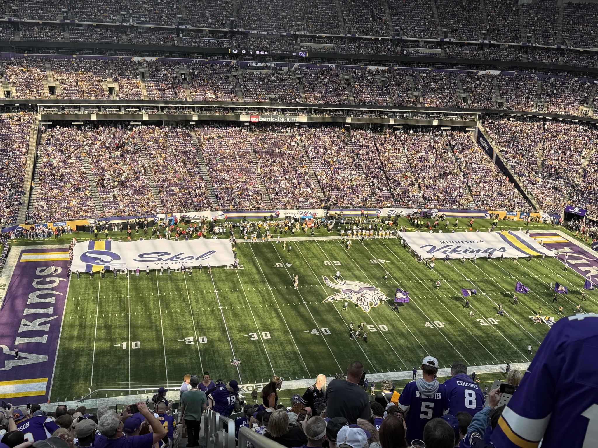 Vue réelle des fans prise de la Section 344 au site U.S. Bank Stadium par Teruko T