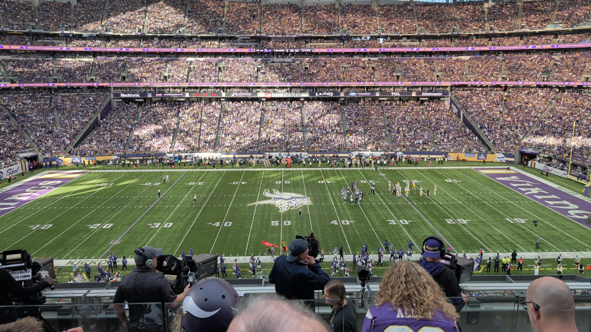 Vue réelle des fans prise de la Section C 8 au site U.S. Bank Stadium par Jonathan S