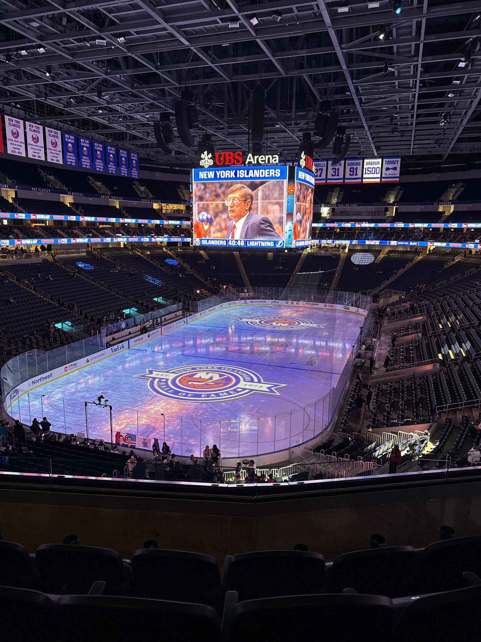 Vue réelle des fans prise de la Section 227 au site UBS Arena par Brian P