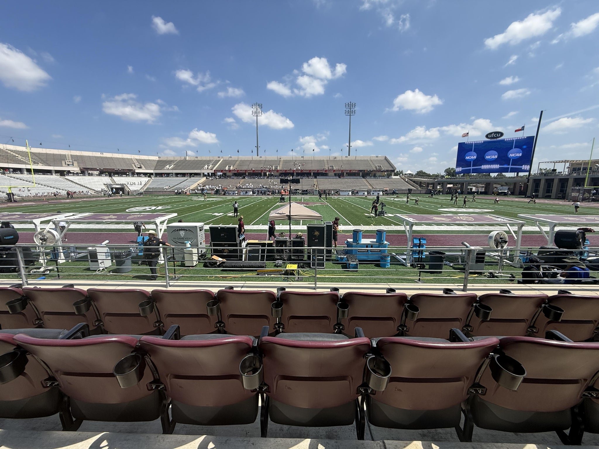 Vue réelle des fans prise de la Section 103 au site UFCU Stadium par Priscilla S