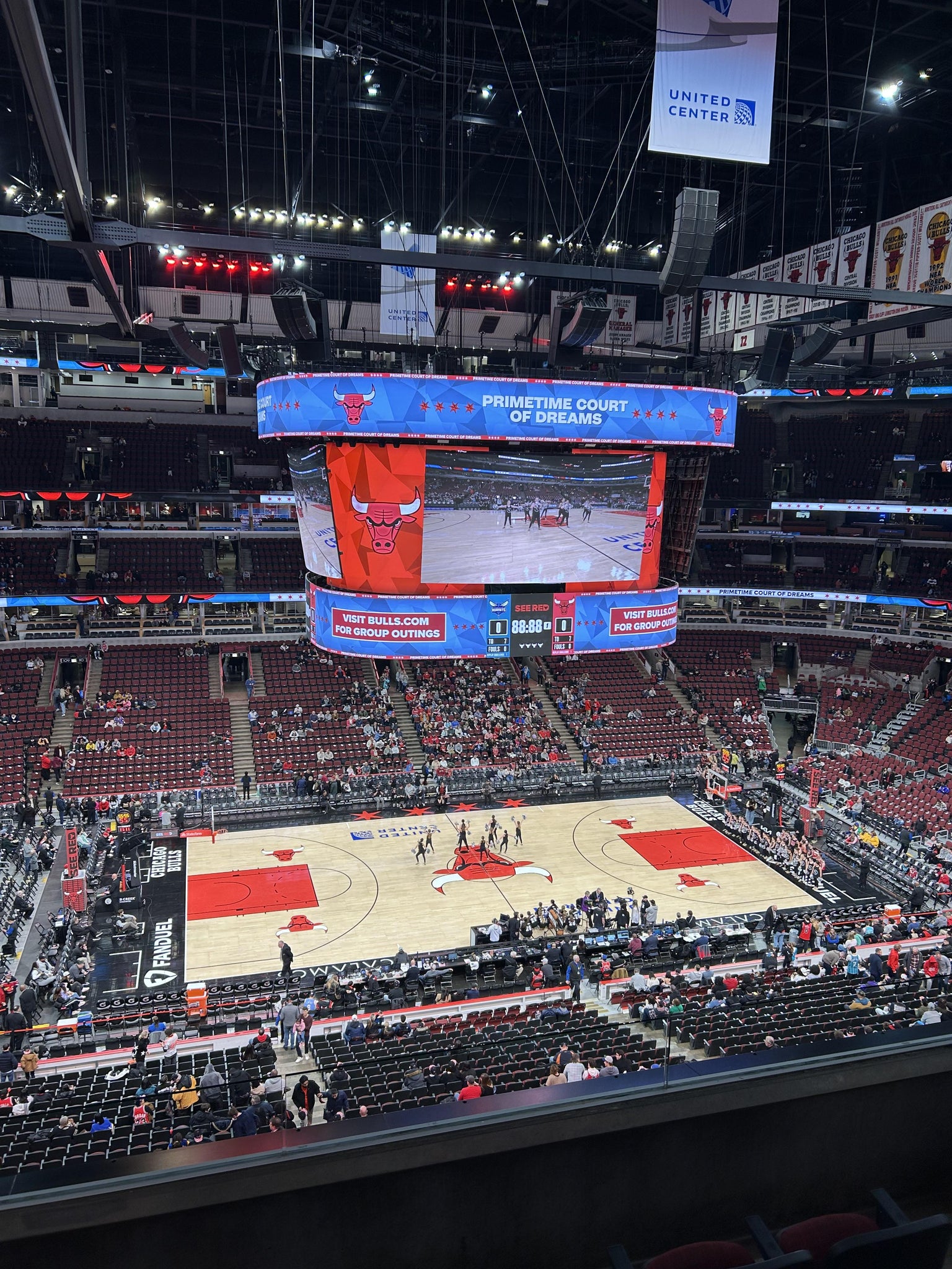 Real Fan View taken from Section 302 at United Center by Simon G
