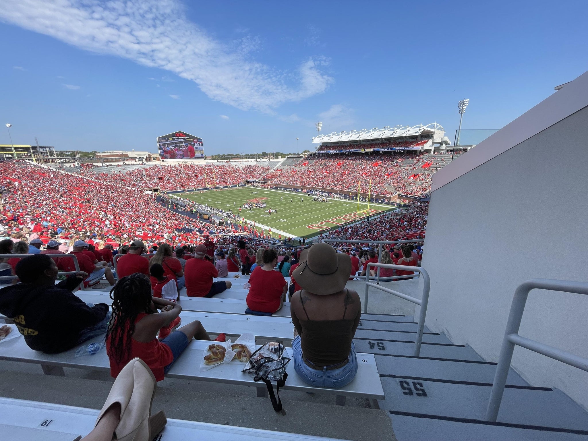 Vue réelle des fans prise de la Section S 10 au site Vaught Hemingway Stadium par Sean D