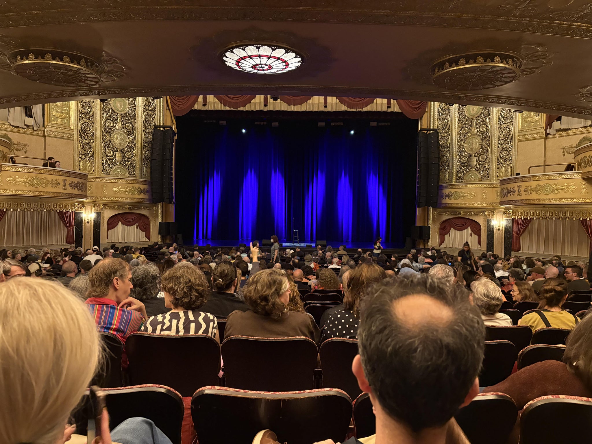 Vue réelle des fans prise de la Orchestra au site Warner Theatre - DC par Floyd C