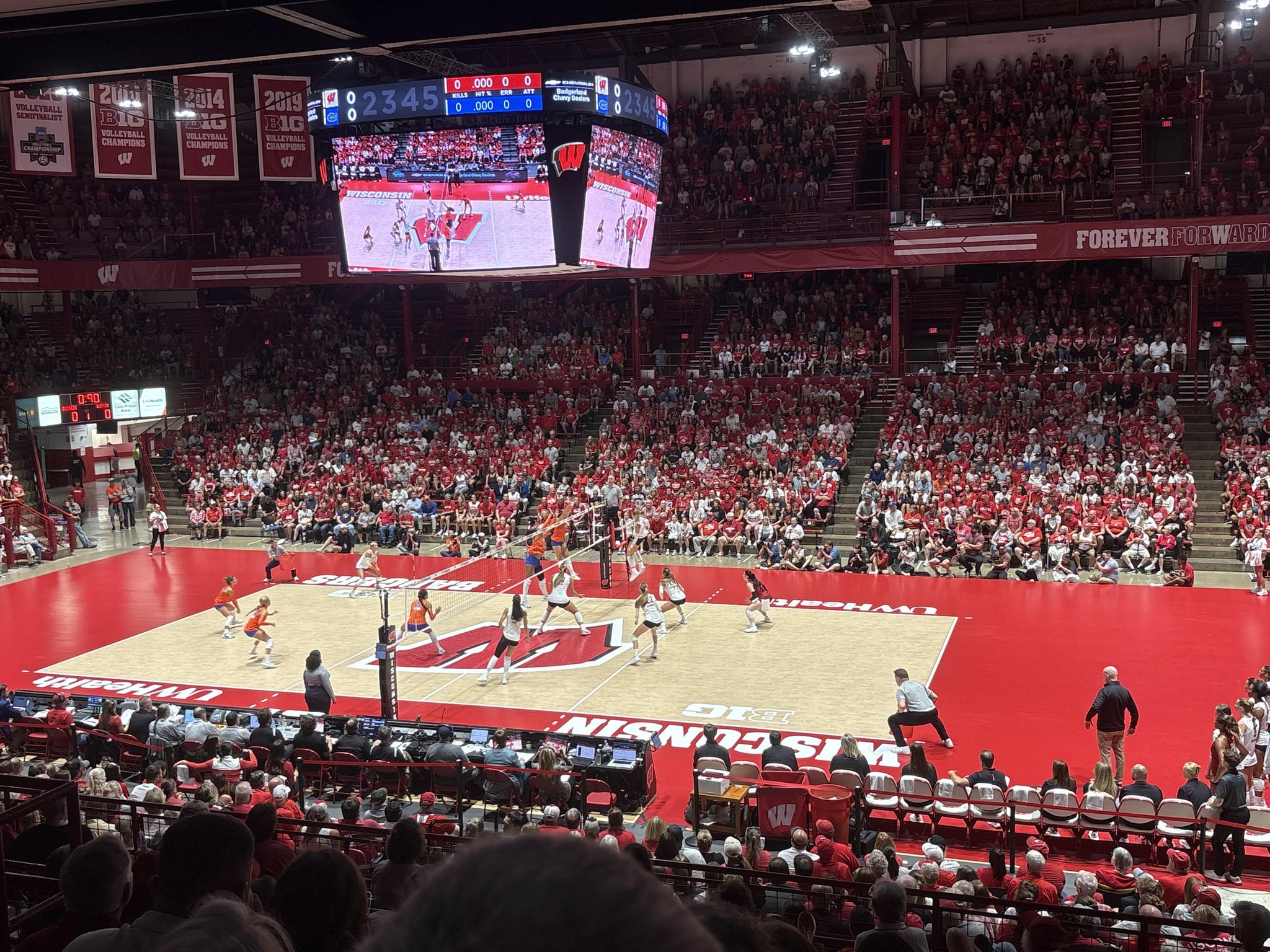 Vue réelle des fans prise de la Section E au site Wisconsin Field House par Anonymous User