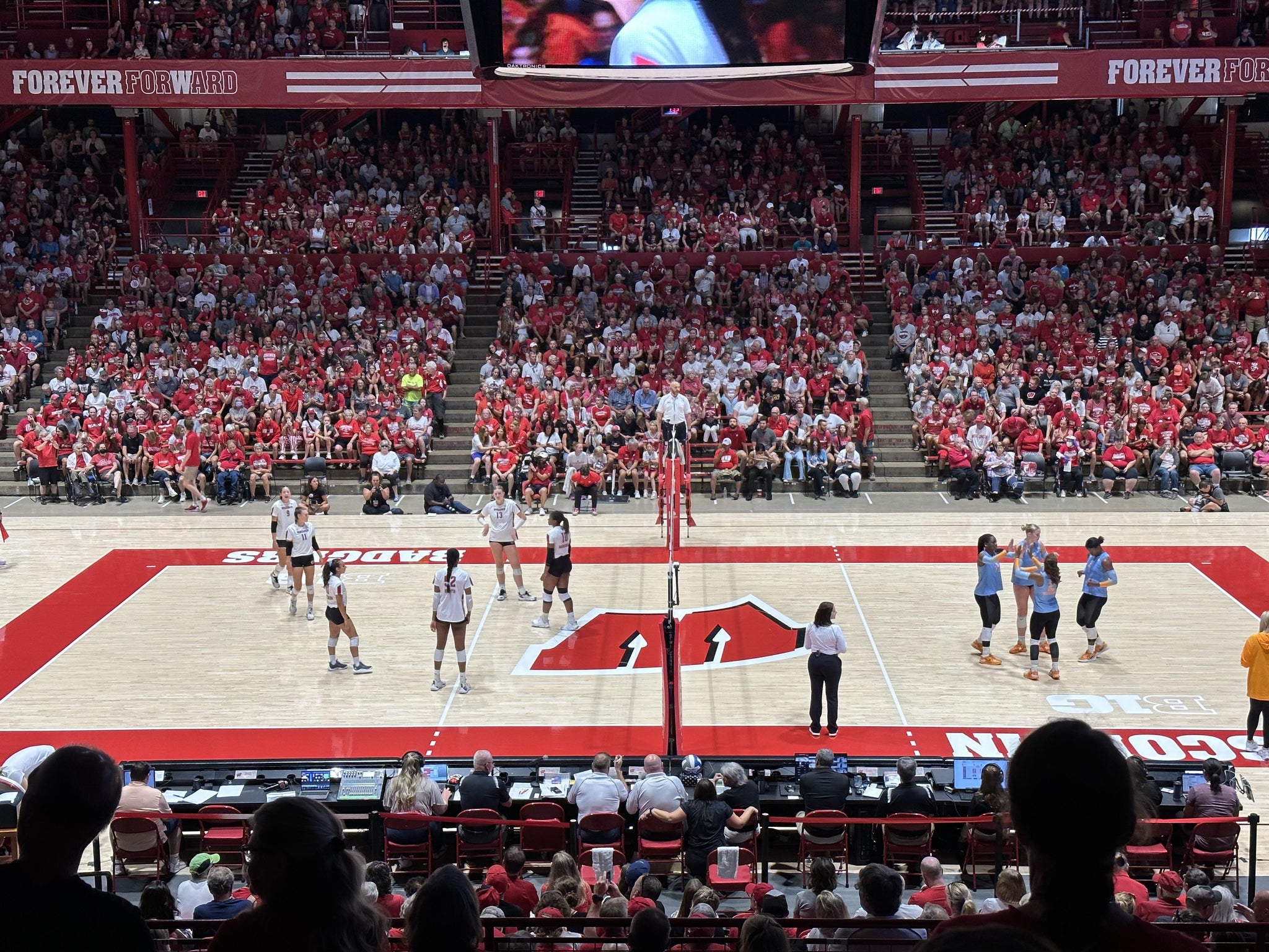 Vue réelle des fans prise de la Section F au site Wisconsin Field House par Christopher R