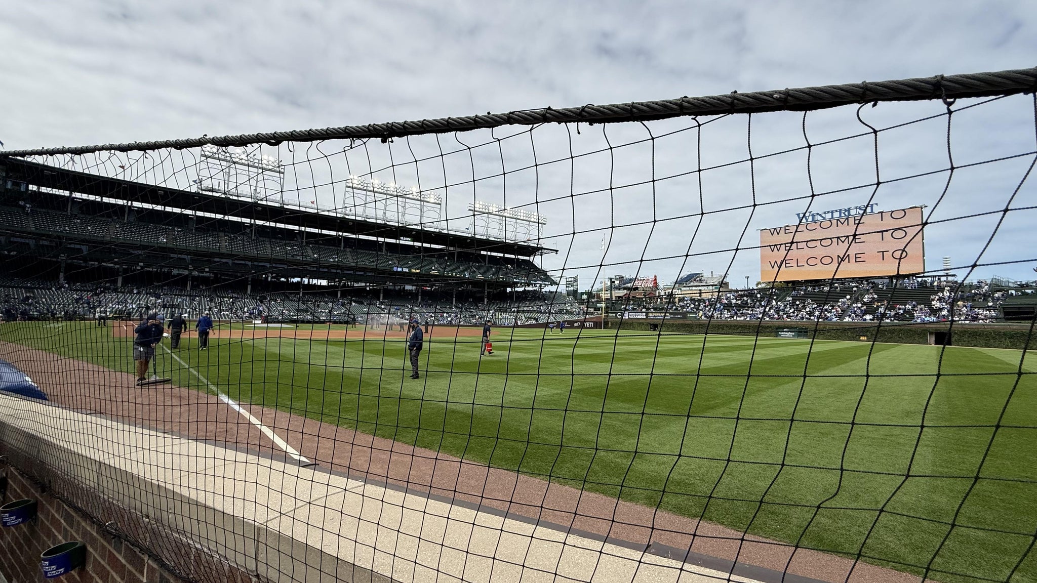 Vue réelle des fans prise de la Club Box Outfield 32 au site Wrigley Field par Anonymous User
