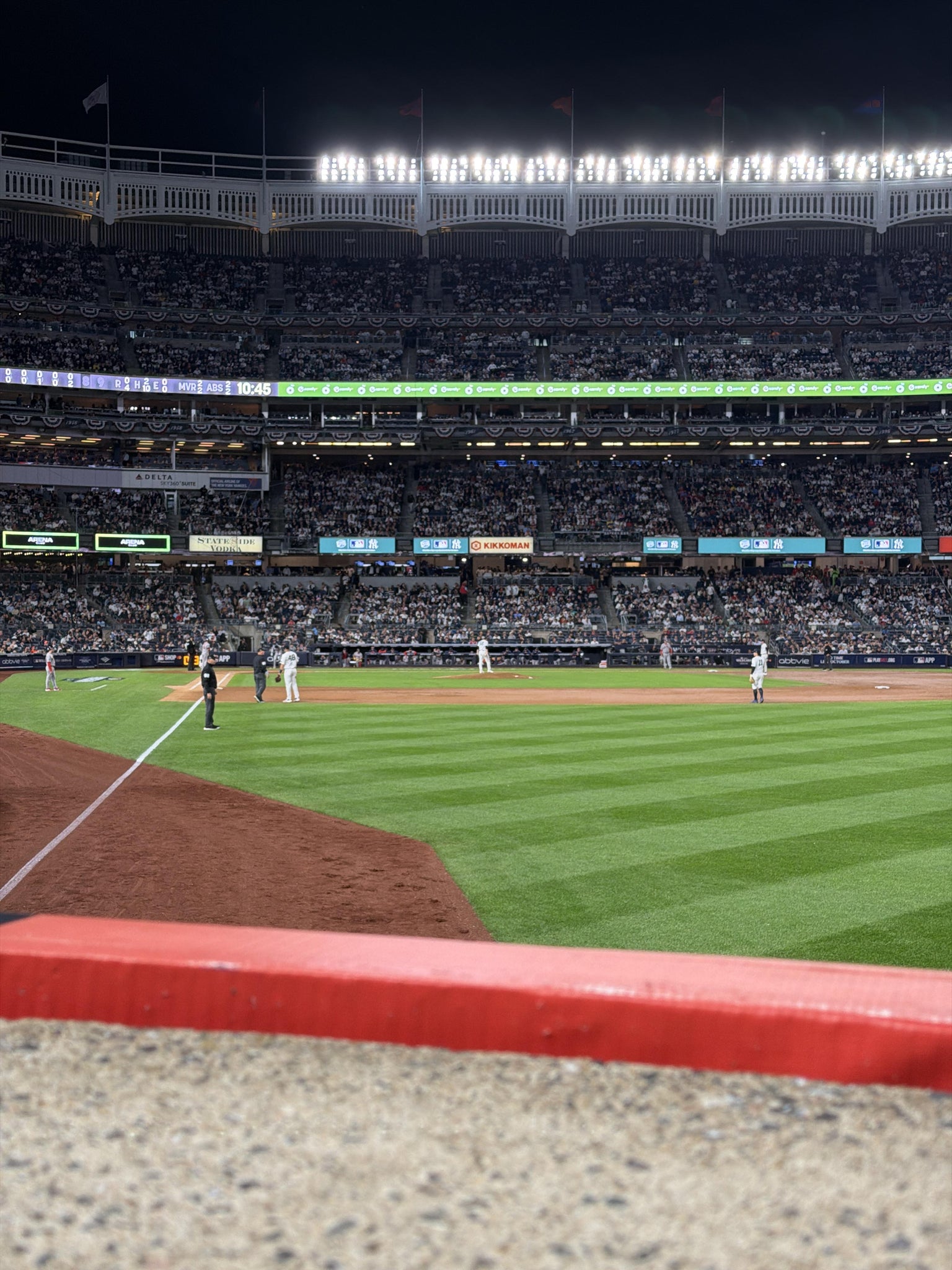 Vue réelle des fans prise de la Field Level 107 au site Yankee Stadium par Steve C