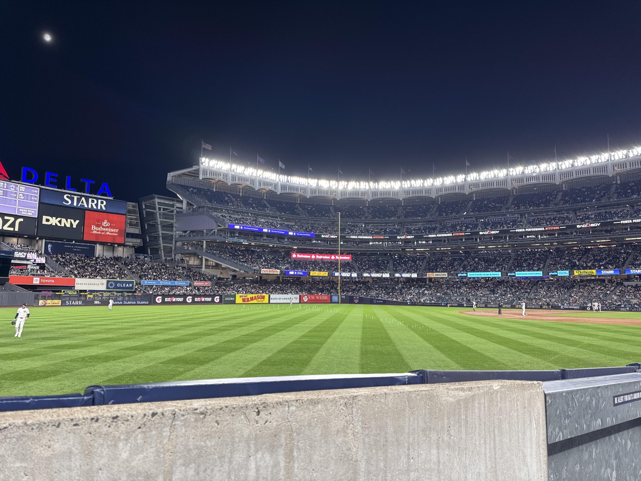 Vue réelle des fans prise de la Field Level 131 au site Yankee Stadium par Lexi A
