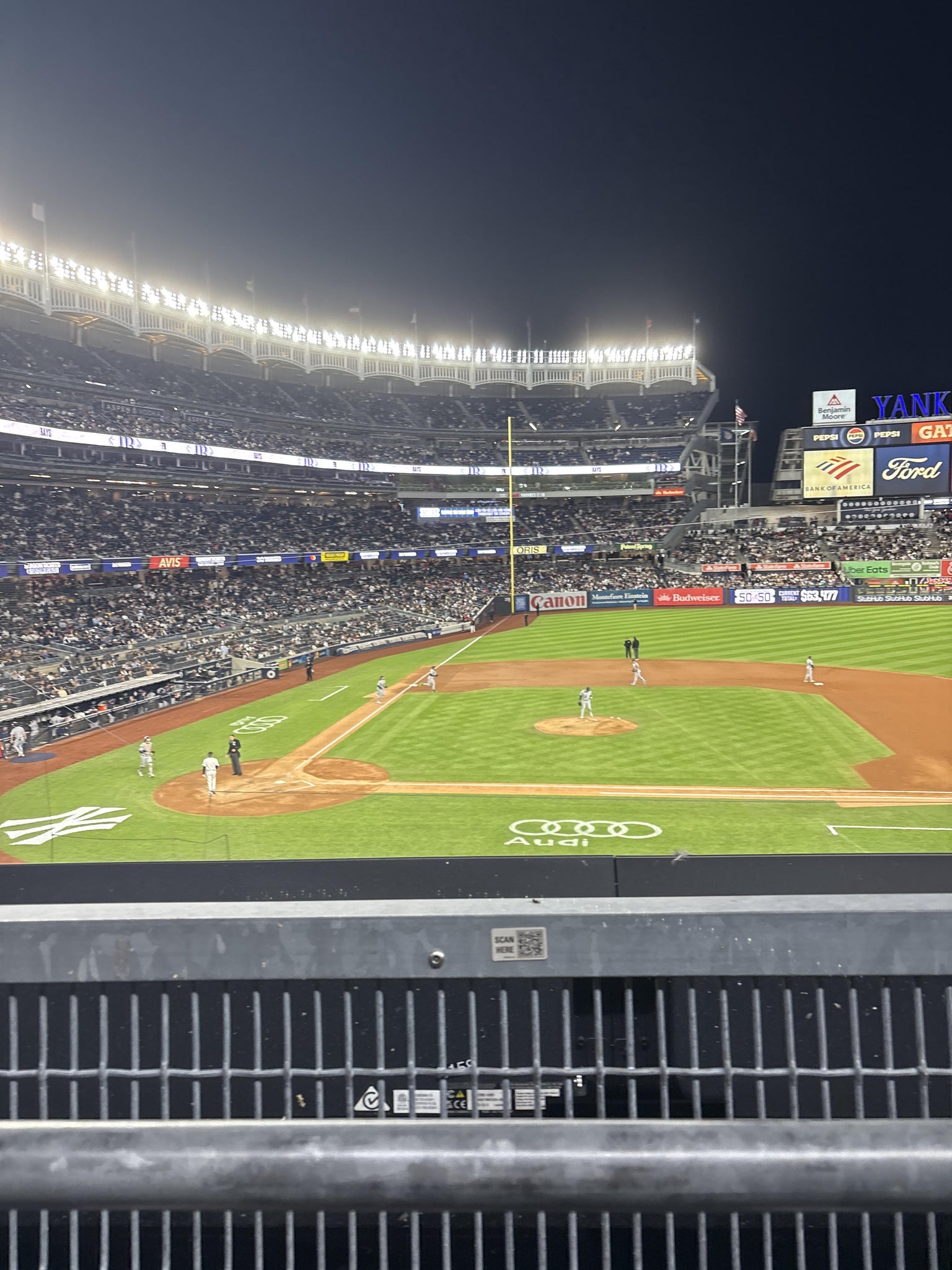 Vue réelle des fans prise de la Main Level 216 au site Yankee Stadium par Weston S