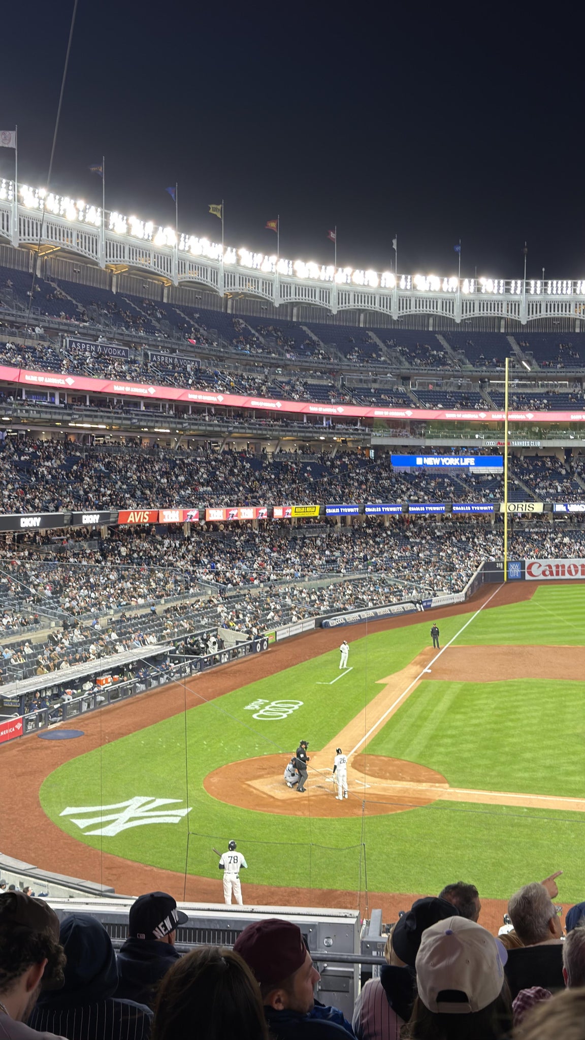 Vue réelle des fans prise de la Main Level 217 au site Yankee Stadium par David A