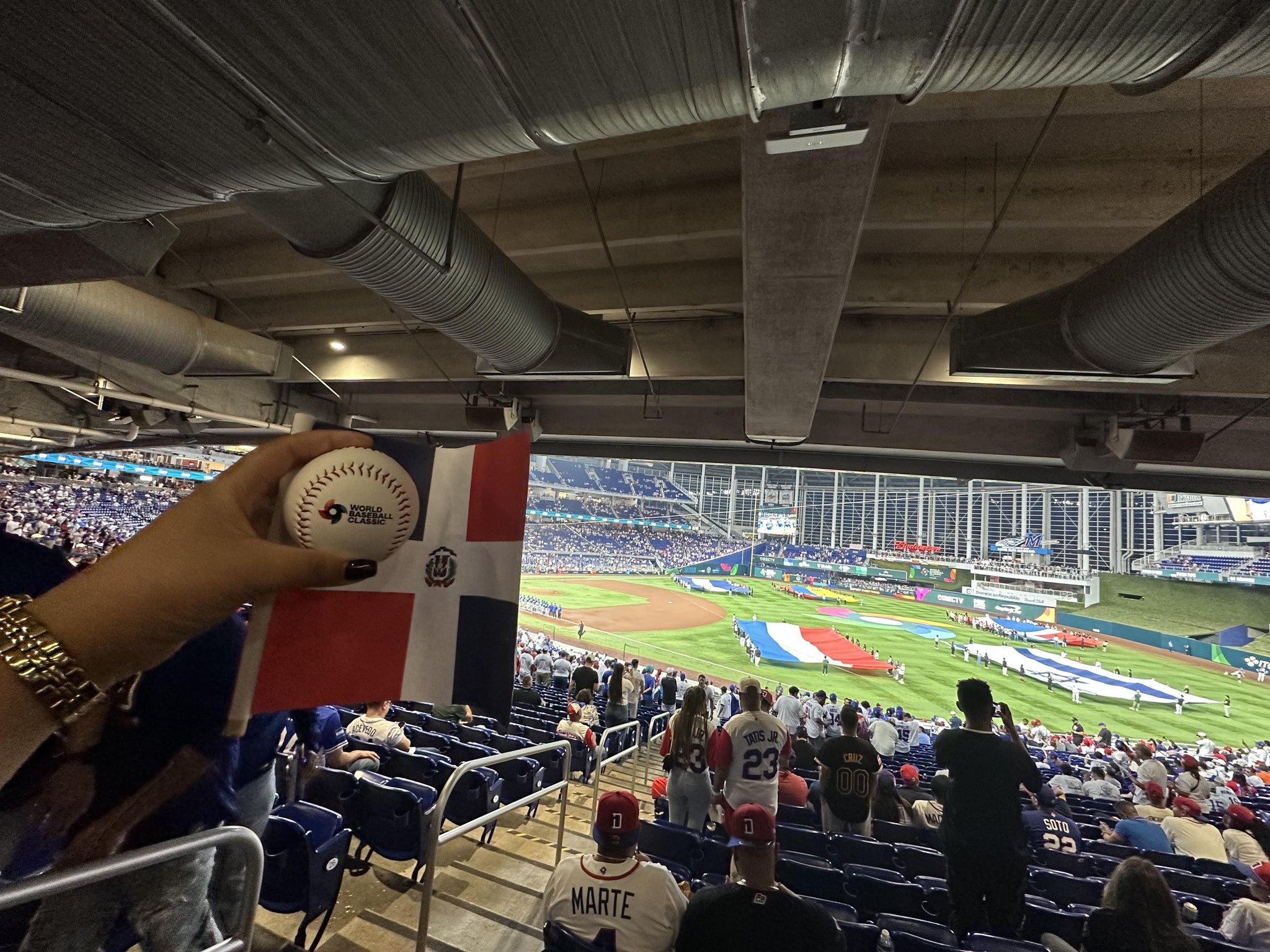 Real Fan View taken from Baseline Reserved Main 4 at loanDepot park by Daybelis C